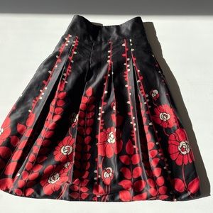 Mossimo Black and Red Floral Skirt size 6